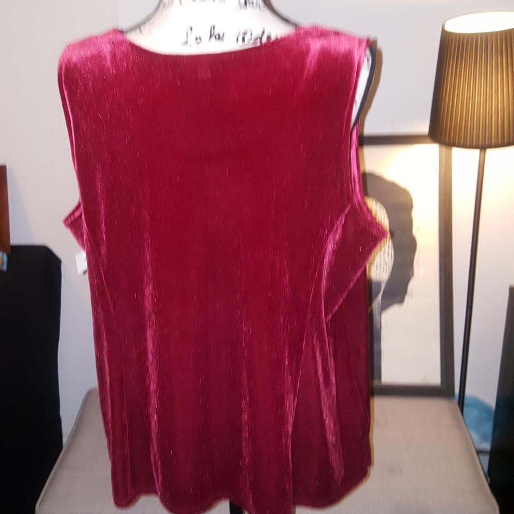 Catherines Black Label burgundy shell - Picture 3 of 3